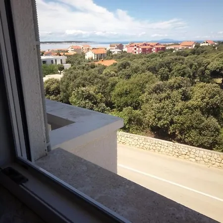 Apartman Pavicic マンドレ