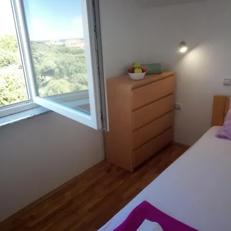 Apartman Pavicic マンドレ